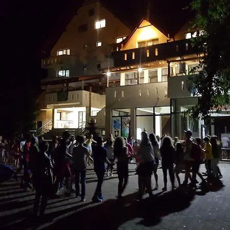 Dumbrava Minunata Hostel